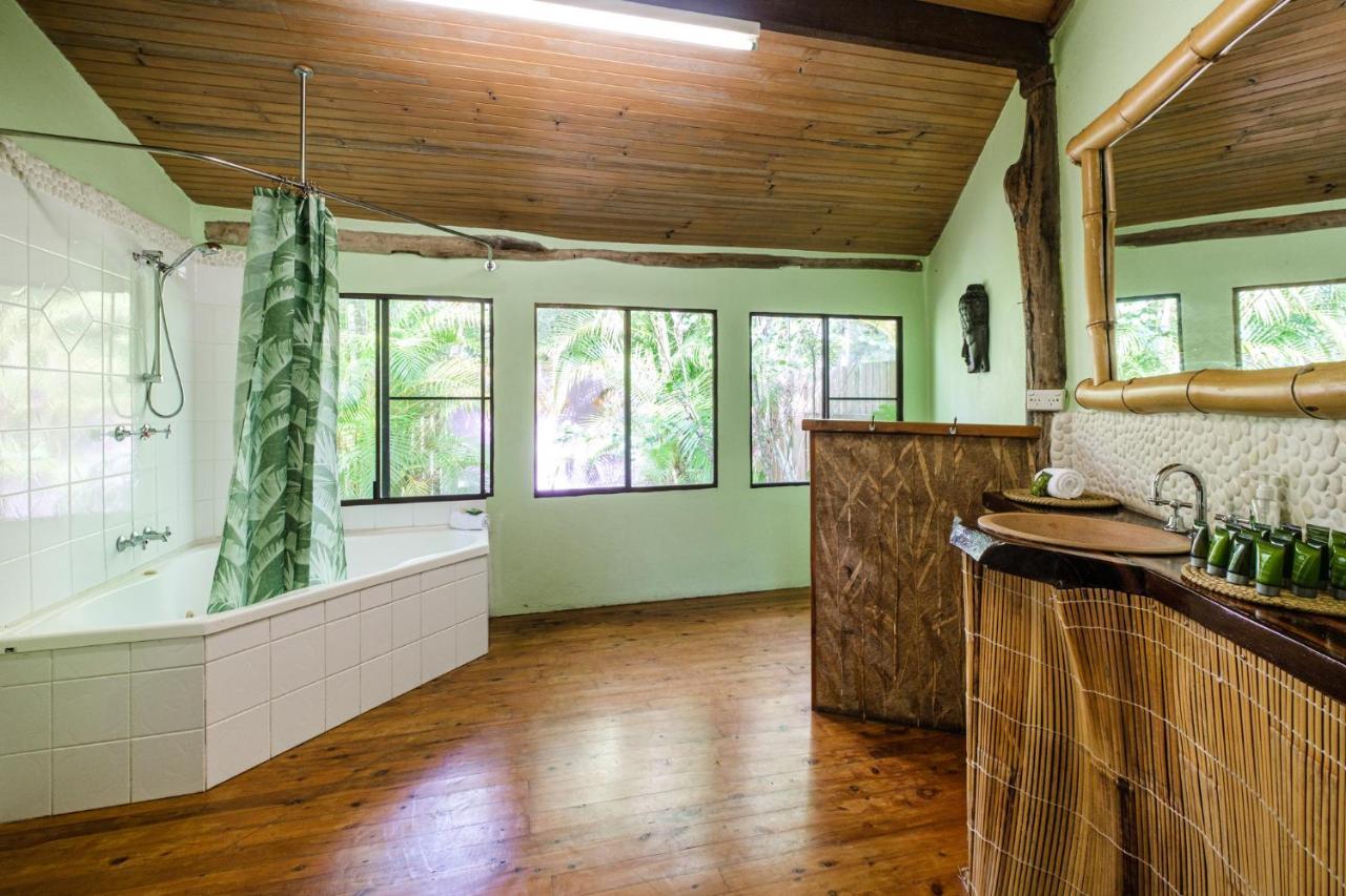 Getaways At Byfield Villa Exterior photo