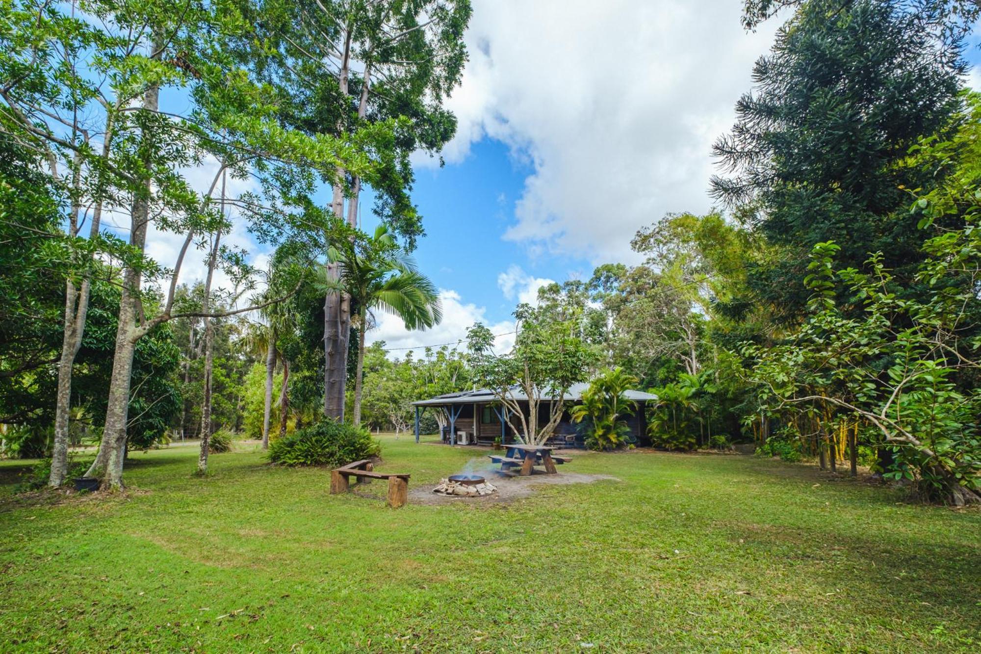Getaways At Byfield Villa Exterior photo