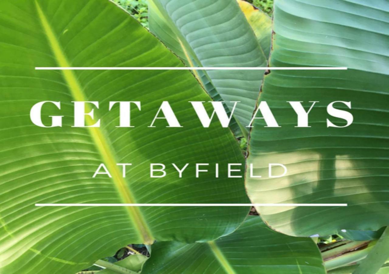 Getaways At Byfield Villa Exterior photo